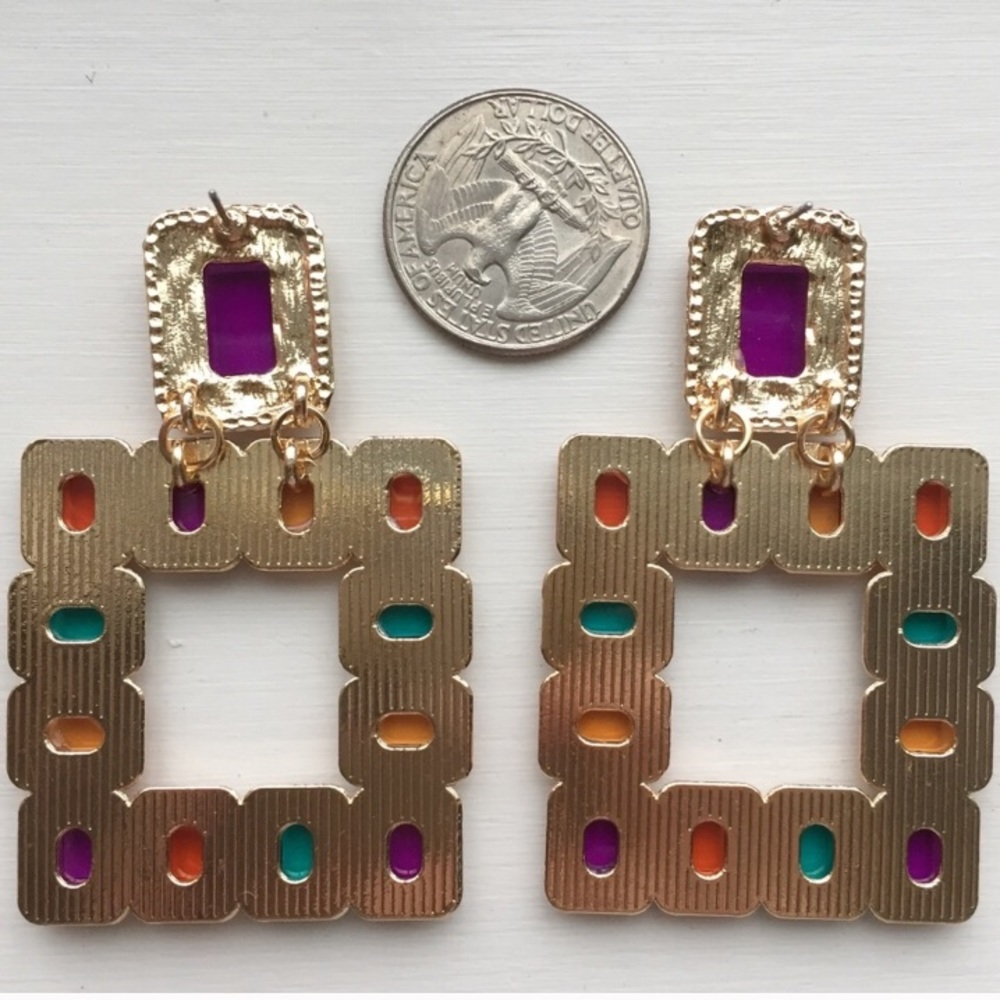 Gold statement earrings - Picture 7 of 8